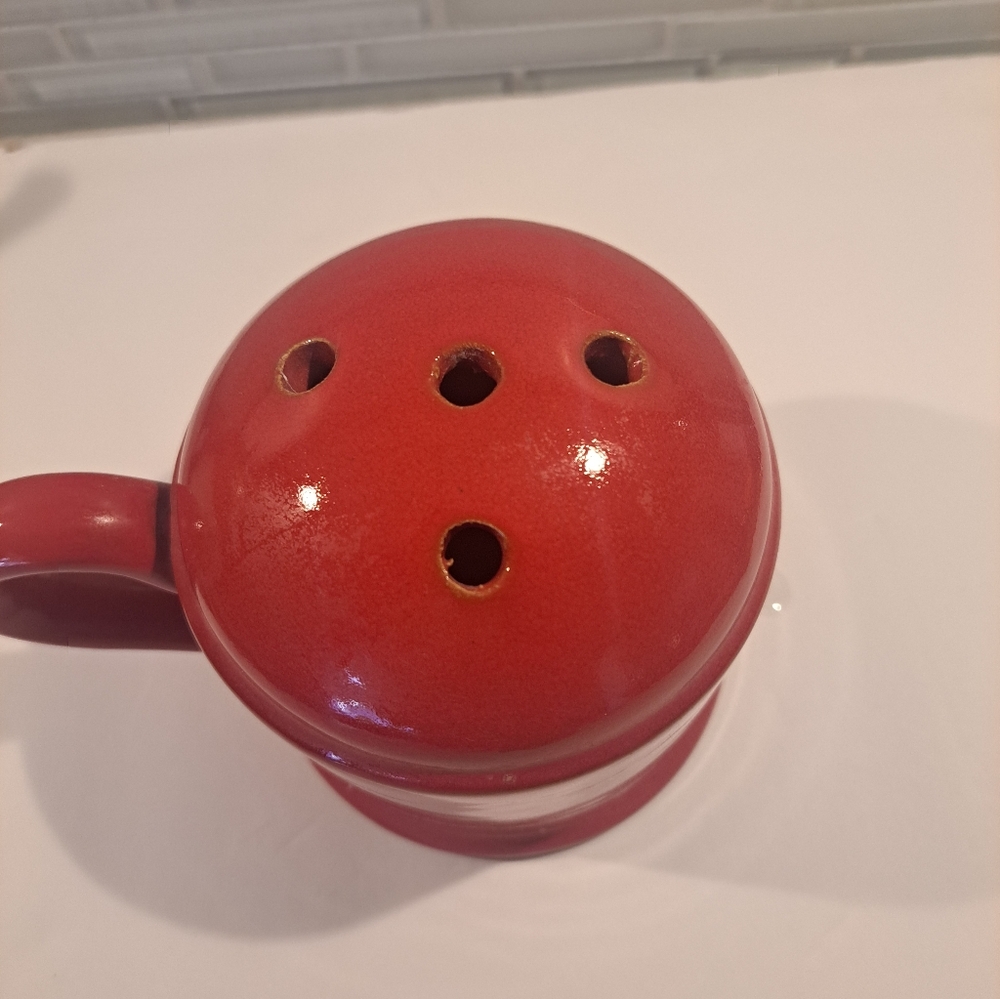 Red Pottery Mama Roe Cheese Shaker 4.5" - Picture 2 of 6